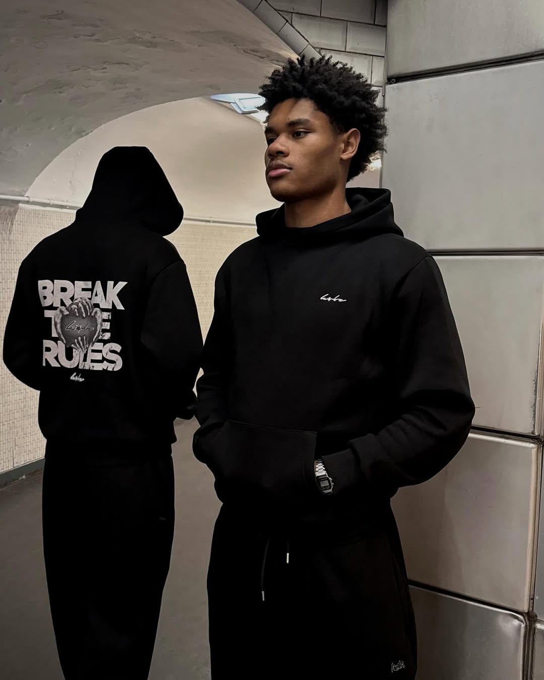 Y2K Streetwear Black Mini Logo - Streetwear Brand Logo Design avaliação e preço